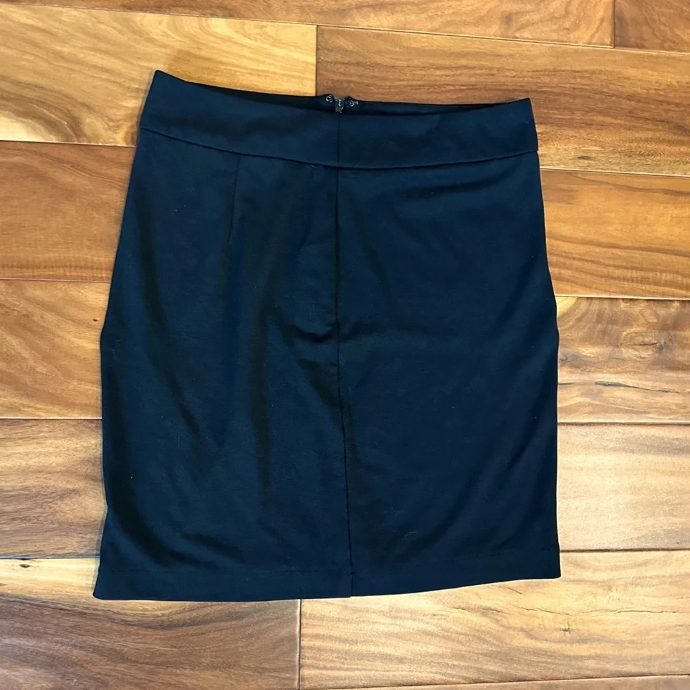 Love 21 Black Zip-up Mini Skirt size Medium